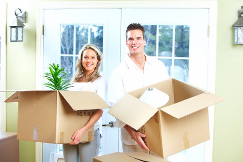 Sorted moving boxes for storage and relocation in Belgravia